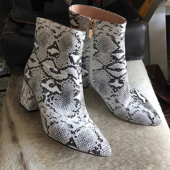 Wetkiss black and white Faux Lizard ankle boots sz 9 - Picture 1 of 8